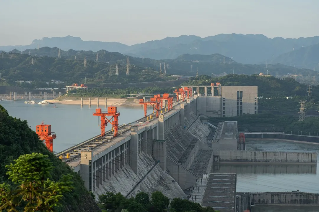 佛山数码科技企业办公电脑配件选型指南：从接口标准到兼容性测试的完整方案